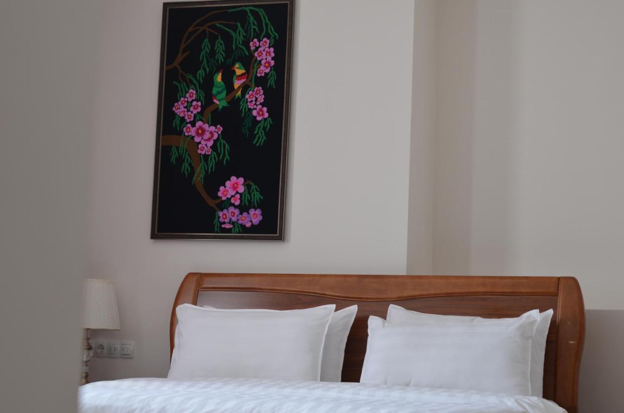 בישקק Soluxe Hotel מראה חיצוני תמונה