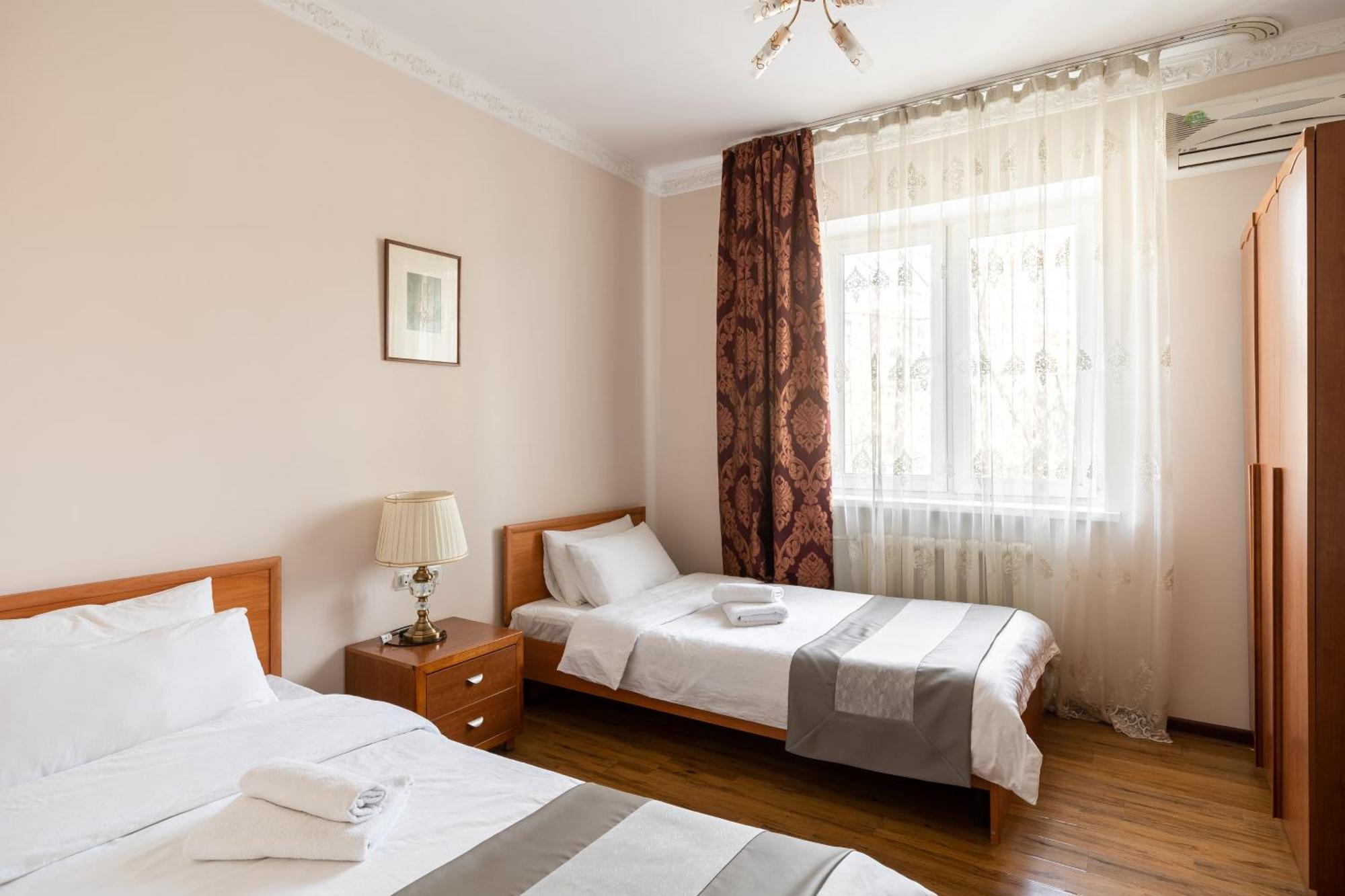 בישקק Soluxe Hotel מראה חיצוני תמונה