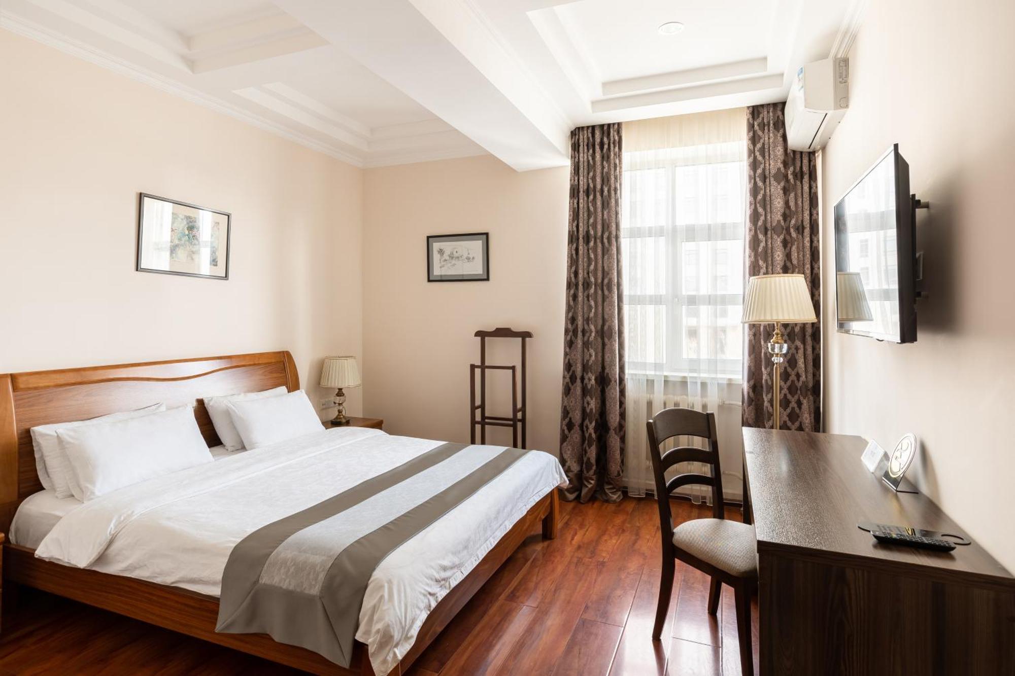 בישקק Soluxe Hotel מראה חיצוני תמונה