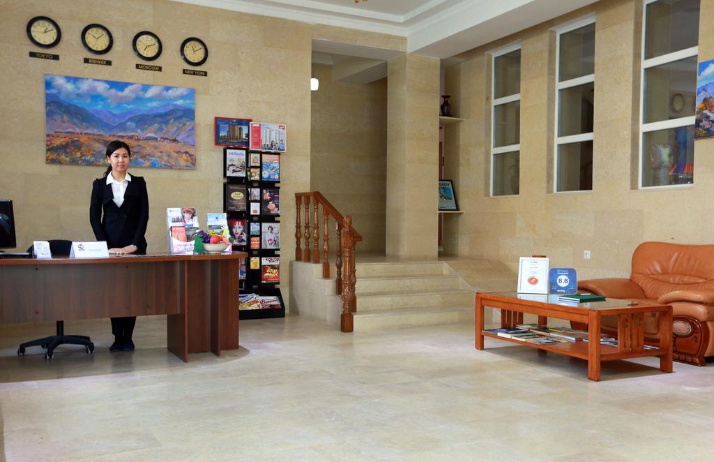בישקק Soluxe Hotel מראה חיצוני תמונה