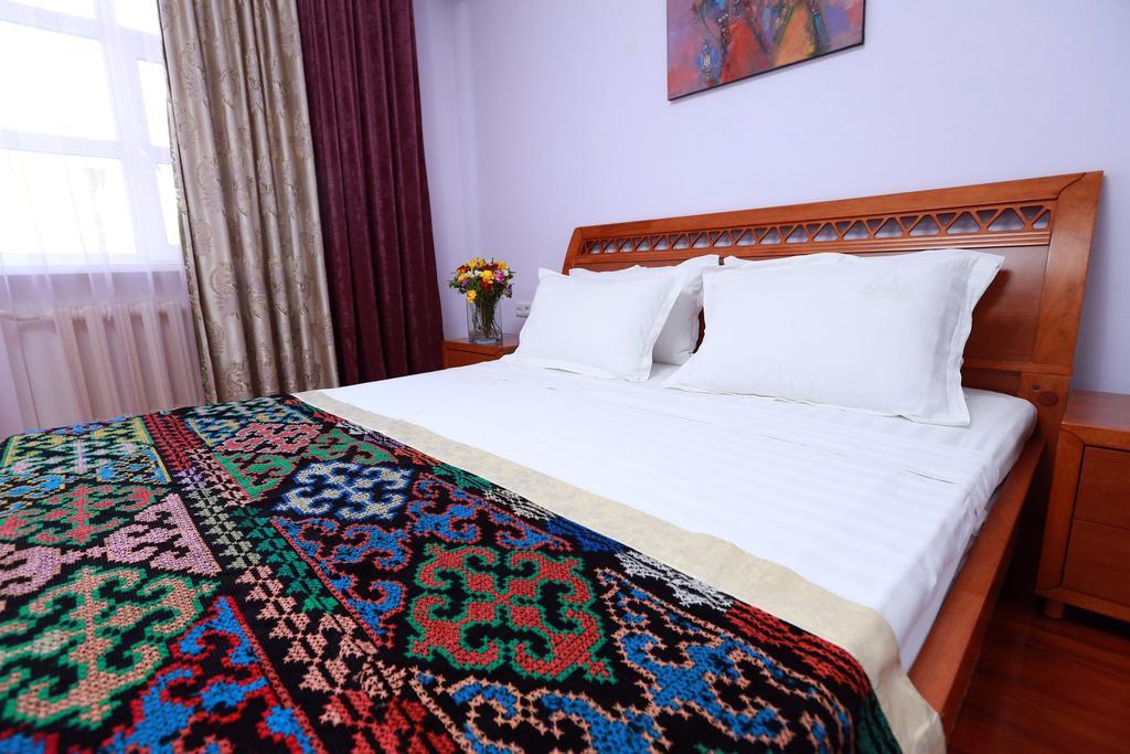 בישקק Soluxe Hotel חדר תמונה