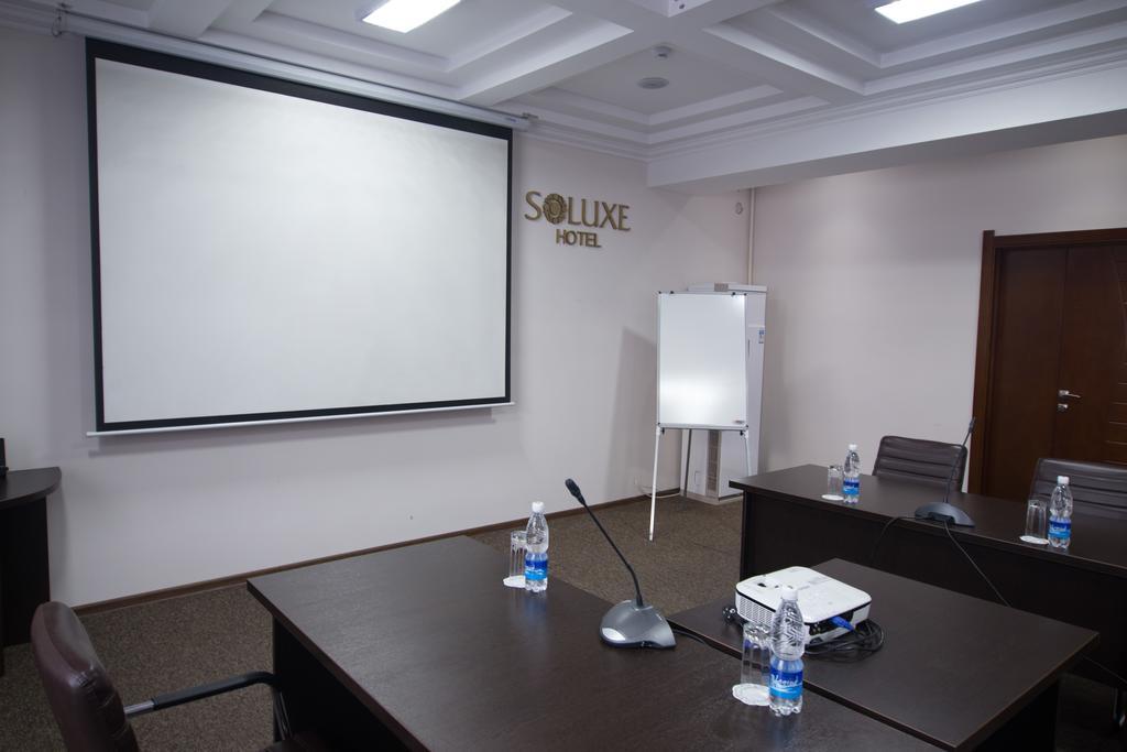 בישקק Soluxe Hotel מראה חיצוני תמונה