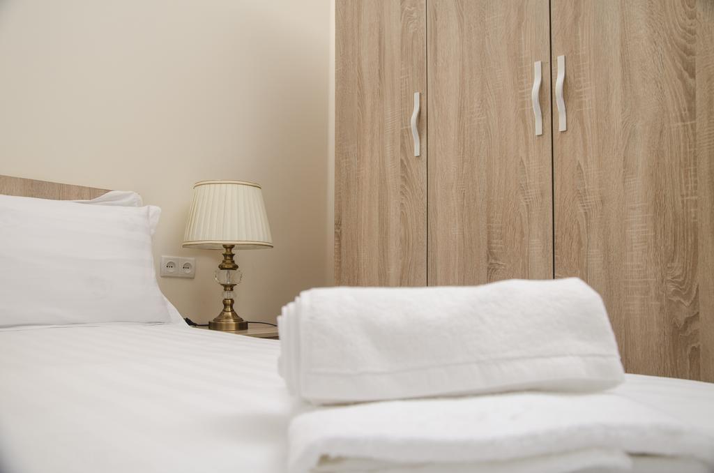 בישקק Soluxe Hotel מראה חיצוני תמונה