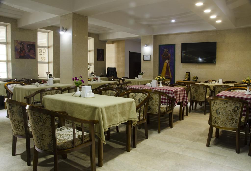בישקק Soluxe Hotel מראה חיצוני תמונה