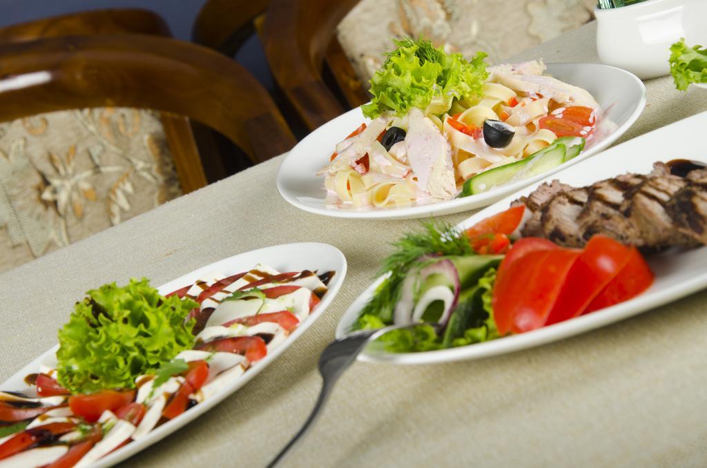 בישקק Soluxe Hotel מראה חיצוני תמונה