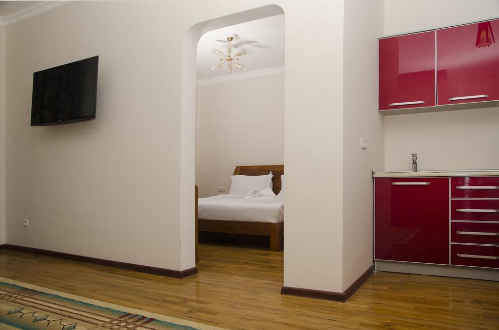 בישקק Soluxe Hotel מראה חיצוני תמונה